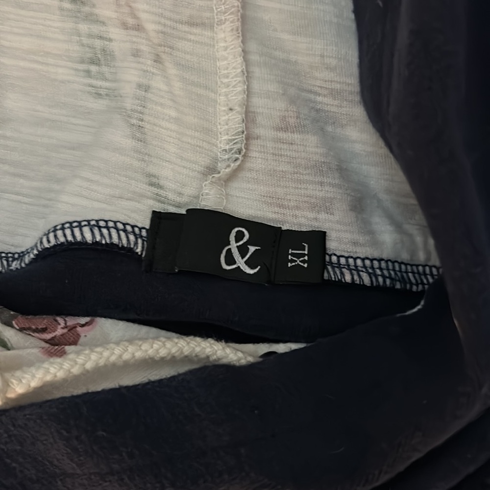 sweatshirt - Picture 5 of 5